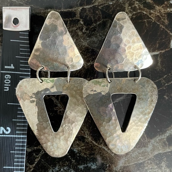 Bold Sterling Silver Vintage Hammered Triangle Dangle Earrings - Picture 11 of 11